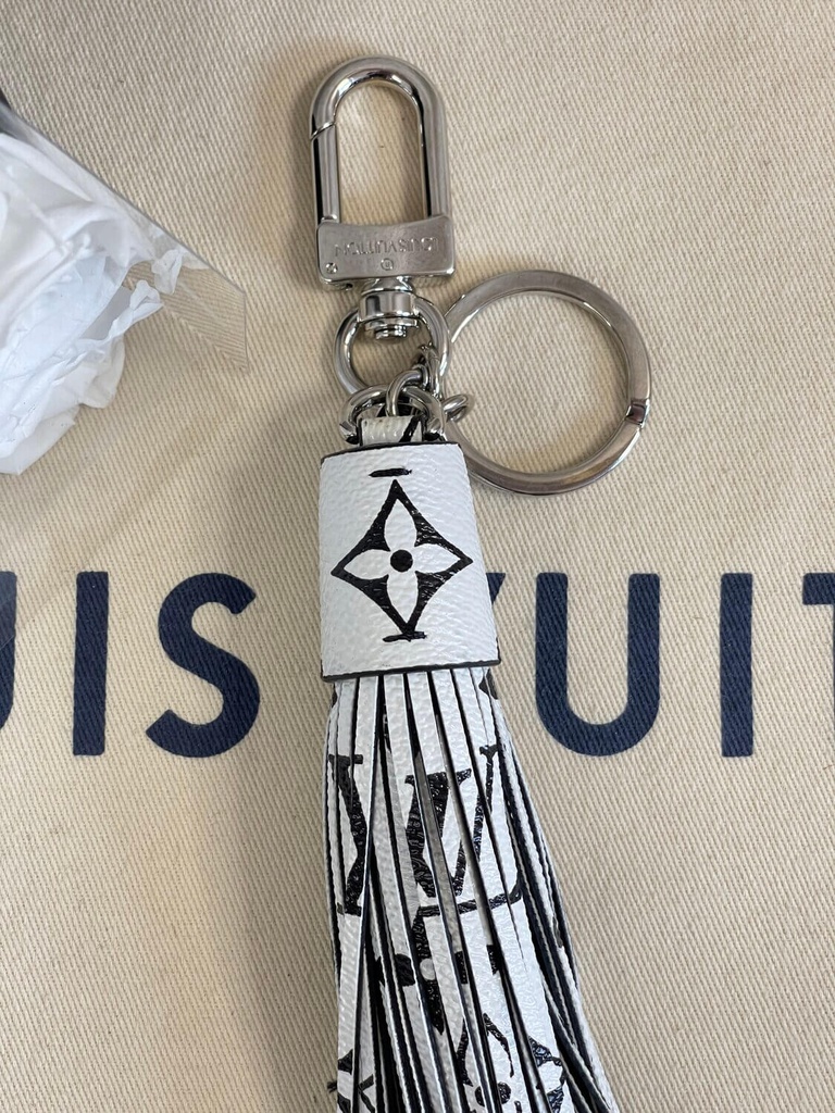 Louis Vuitton タッセル チャーム MP1769 I00194 ルイヴィトン バッグチャーム タッセル MP1769 - メルカリ